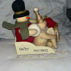 NWT holiday sleigh decoration boutique bought !!!